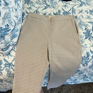 Sezane Houndstooth Ankle Pants in Beige and White